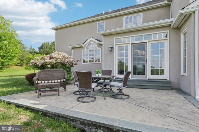 2 AUTUMN MEADOW LN, Malvern, PA 19355