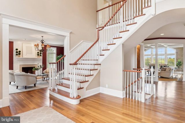 2 AUTUMN MEADOW LN, Malvern, PA 19355