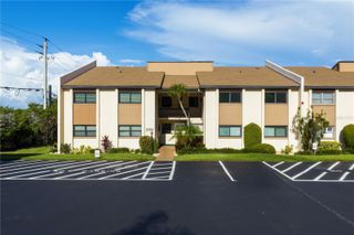 2756 CLUBHOUSE DRIVE 202, Sarasota, FL 34232