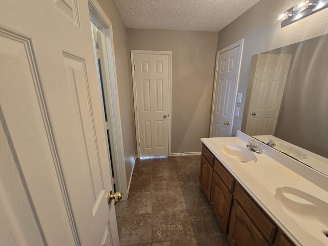 327 Hillglen Drive, Murphy, TX 75094