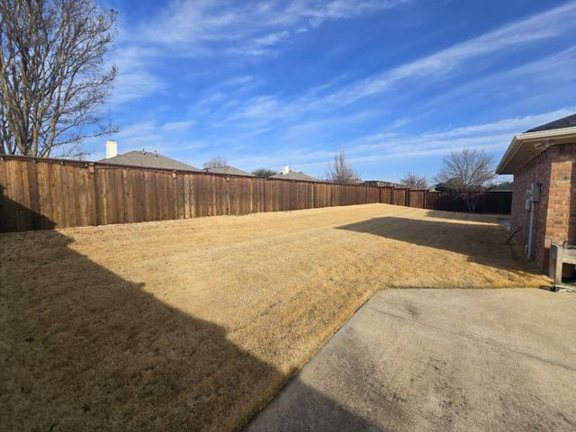 327 Hillglen Drive, Murphy, TX 75094