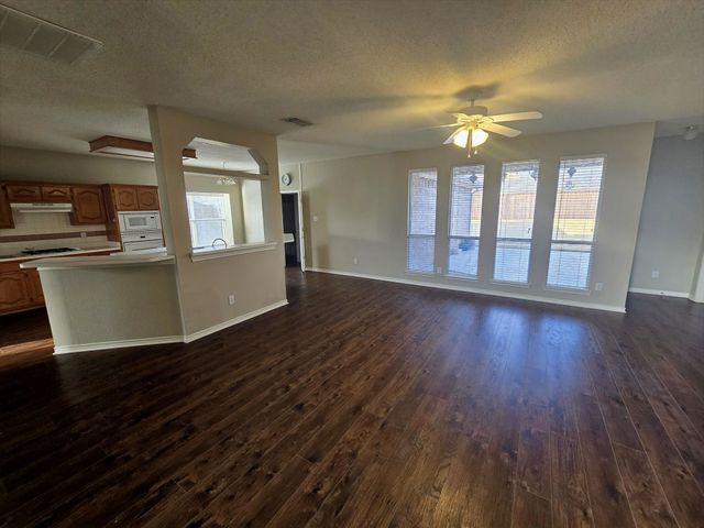 327 Hillglen Drive, Murphy, TX 75094