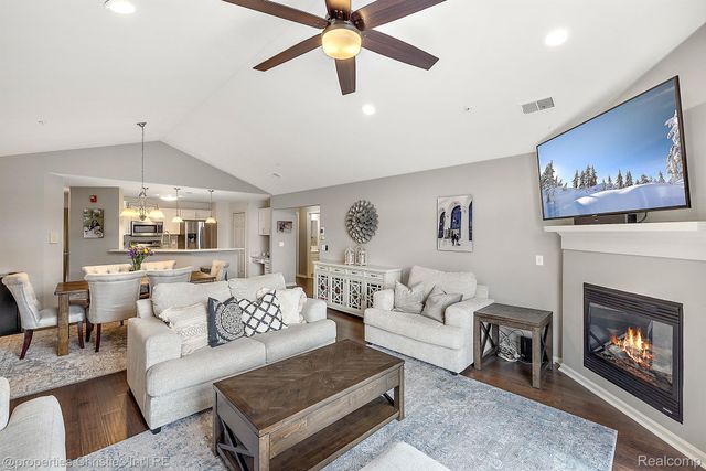 16204 CAITLIN Circle, Commerce Charter Township, MI 48390