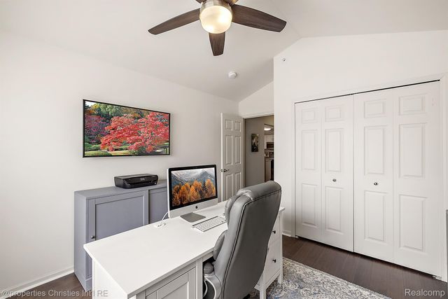 16204 CAITLIN Circle, Commerce Charter Township, MI 48390