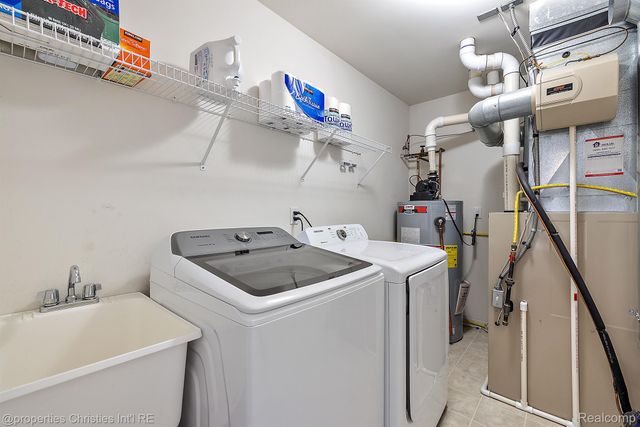 16204 CAITLIN Circle, Commerce Charter Township, MI 48390