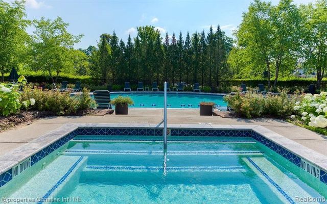 16204 CAITLIN Circle, Commerce Charter Township, MI 48390