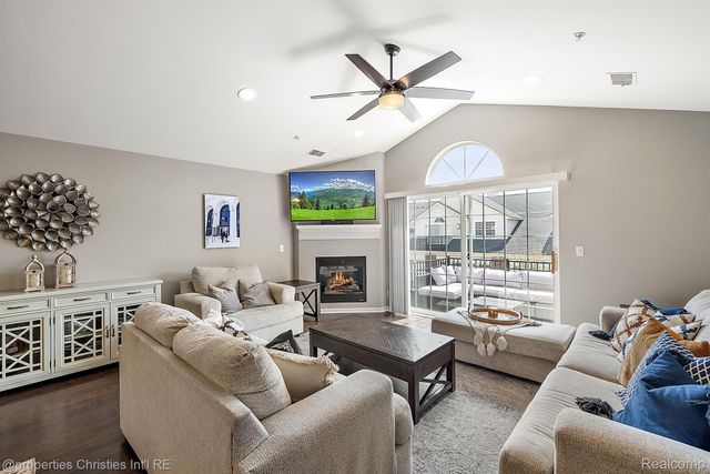 16204 CAITLIN Circle, Commerce Charter Township, MI 48390