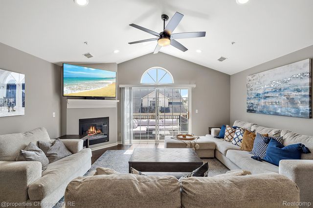 16204 CAITLIN Circle, Commerce Charter Township, MI 48390