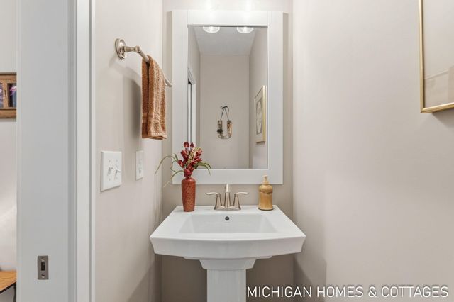 14193 Phoenix Place, Holland, MI 49424