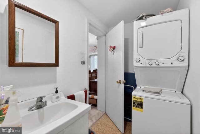 1424 BURMONT RD, Havertown, PA 19083