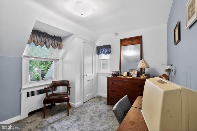 1424 BURMONT RD, Havertown, PA 19083