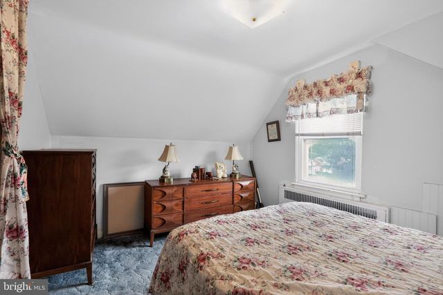 1424 BURMONT RD, Havertown, PA 19083