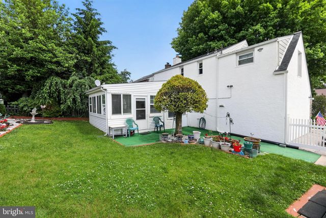 1424 BURMONT RD, Havertown, PA 19083