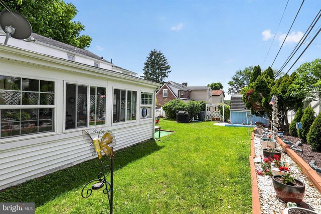 1424 BURMONT RD, Havertown, PA 19083