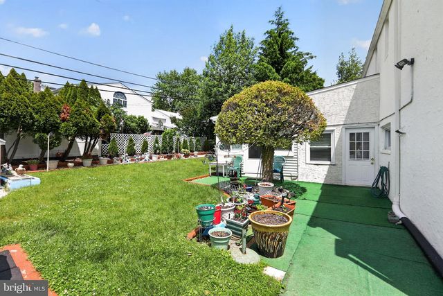 1424 BURMONT RD, Havertown, PA 19083