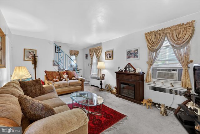 1424 BURMONT RD, Havertown, PA 19083