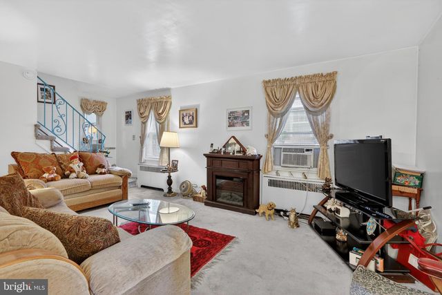 1424 BURMONT RD, Havertown, PA 19083
