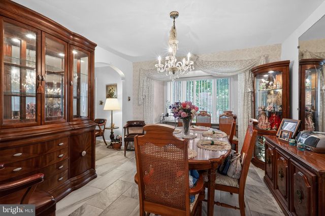 1424 BURMONT RD, Havertown, PA 19083