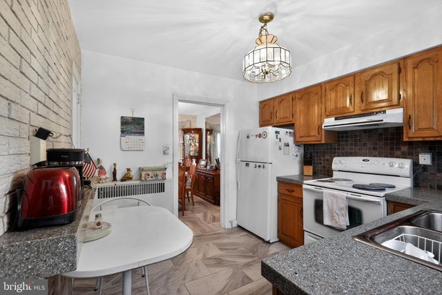 1424 BURMONT RD, Havertown, PA 19083