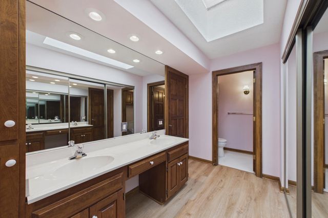 5501 Dewey Hill Road 322, Edina, MN 55439