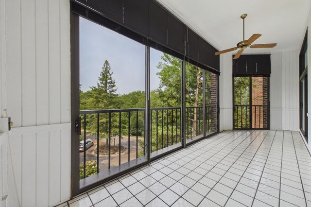 5501 Dewey Hill Road 322, Edina, MN 55439