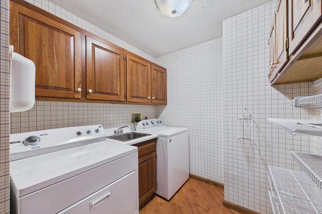 5501 Dewey Hill Road 322, Edina, MN 55439