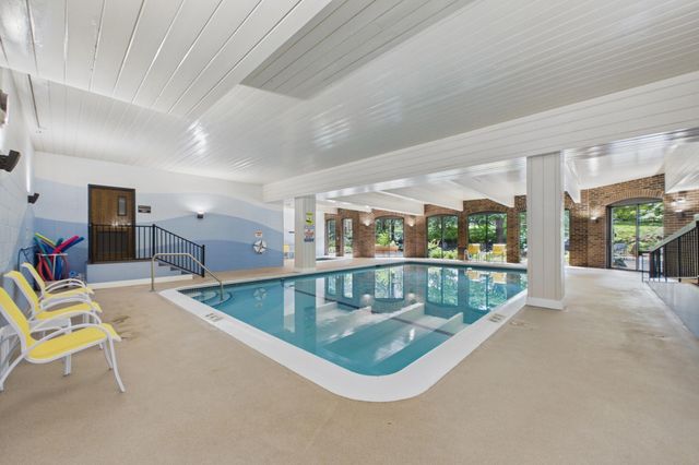 5501 Dewey Hill Road 322, Edina, MN 55439