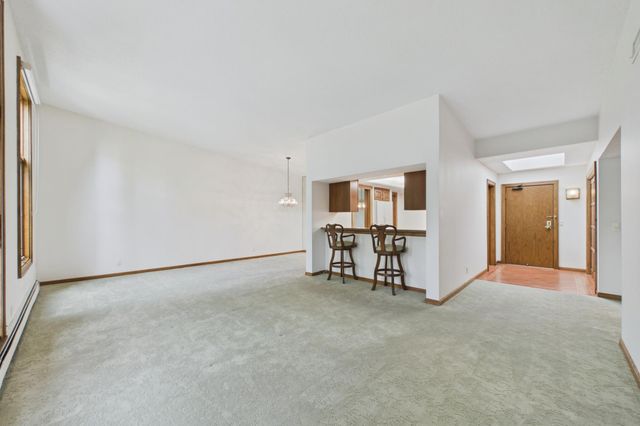 5501 Dewey Hill Road 322, Edina, MN 55439
