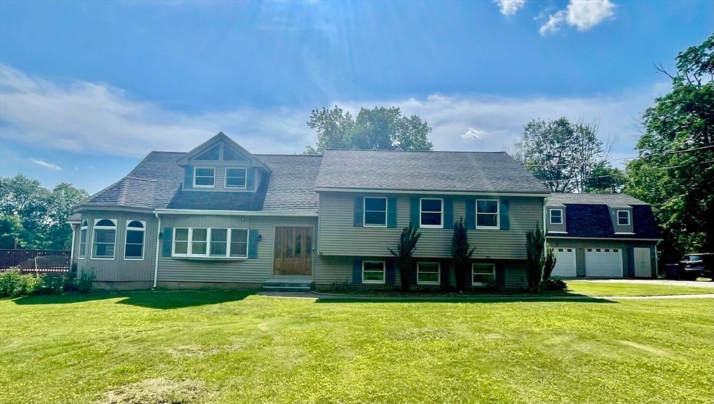 43 Tower Hill Rd, Brimfield, MA 01010