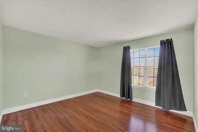 2859 WOODMONT DR, York, PA 17404