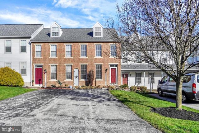 2859 WOODMONT DR, York, PA 17404