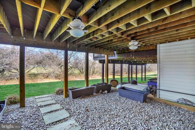 2859 WOODMONT DR, York, PA 17404