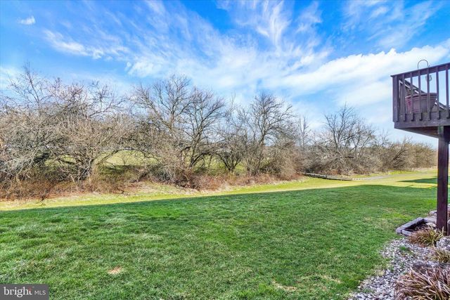 2859 WOODMONT DR, York, PA 17404