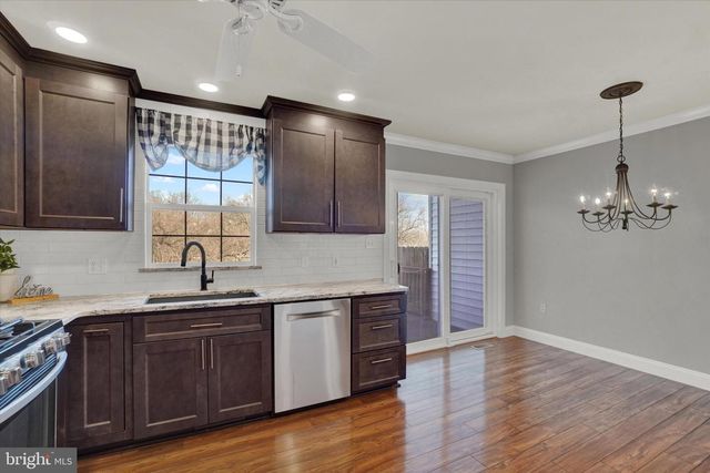 2859 WOODMONT DR, York, PA 17404