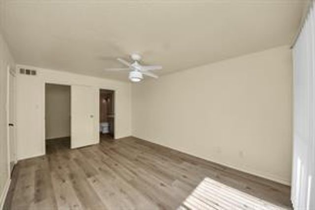 6500 Sands Point Drive 804, Houston, TX 77074