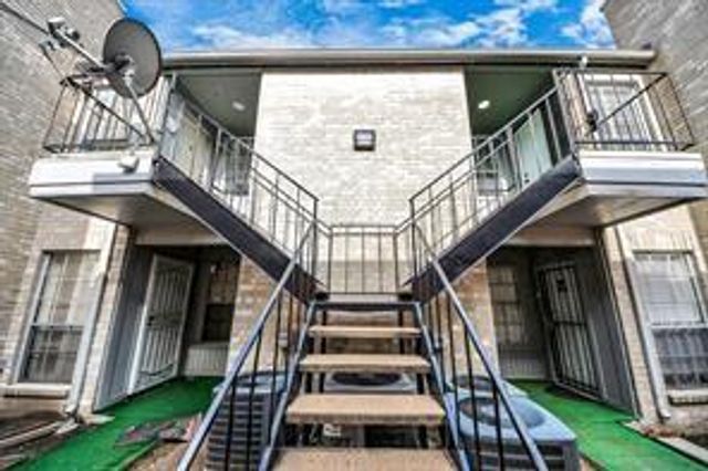 6500 Sands Point Drive 804, Houston, TX 77074