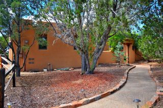 1320 Vista Morada, Santa Fe, NM 87506