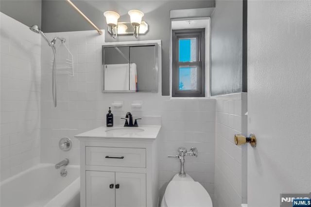 208 Anderson Street S4C, Hackensack, NJ 07601