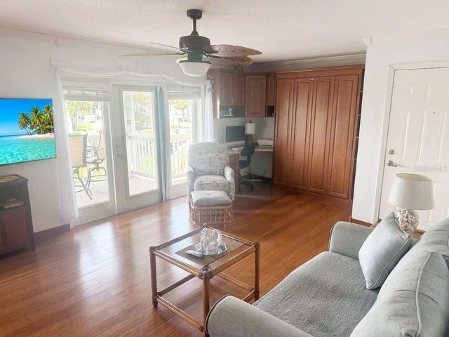 4728 BEACH C, St Petersburg, FL 33705