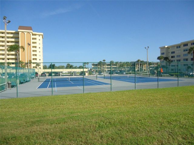 4550 COVE CIRCLE 405, Madeira Beach, FL 33708