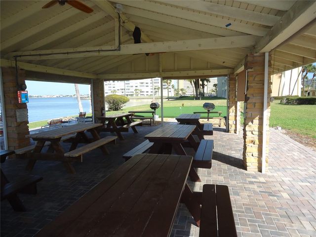 4550 COVE CIRCLE 405, Madeira Beach, FL 33708