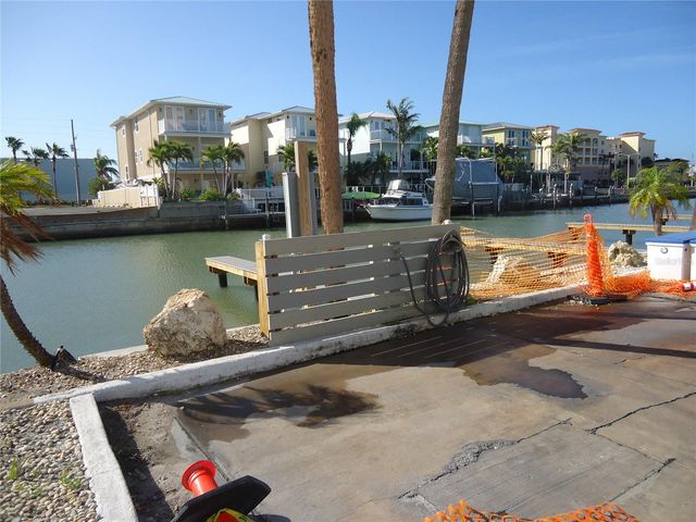 4550 COVE CIRCLE 405, Madeira Beach, FL 33708