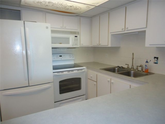 4550 COVE CIRCLE 405, Madeira Beach, FL 33708