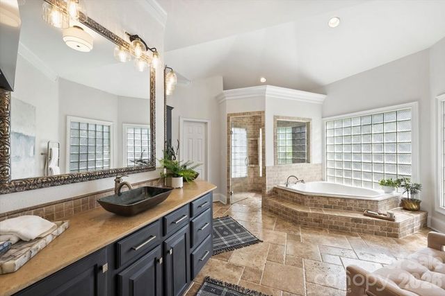 7010 Seton House Lane, Charlotte, NC 28277