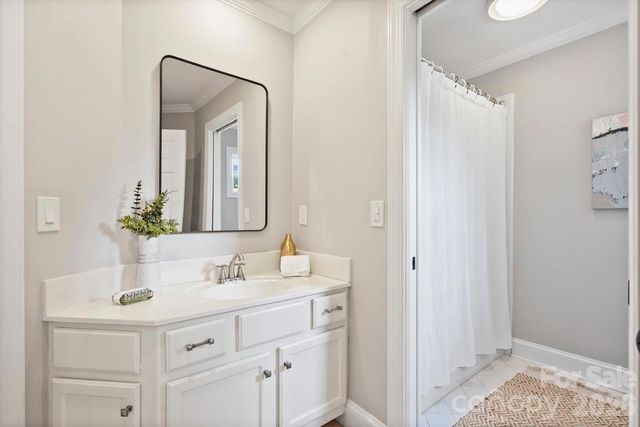 7010 Seton House Lane, Charlotte, NC 28277