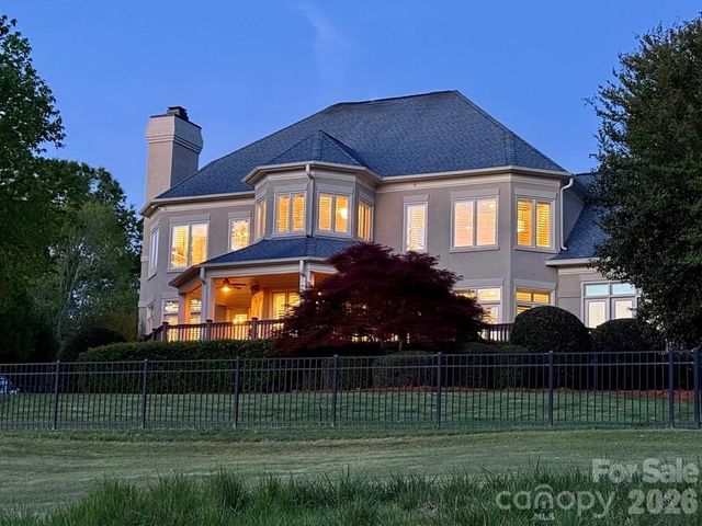 7010 Seton House Lane, Charlotte, NC 28277