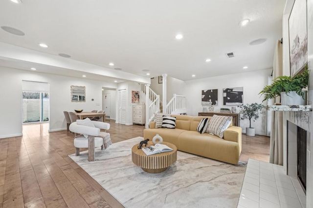 19124 Vineyard Lane, Saratoga, CA 95070