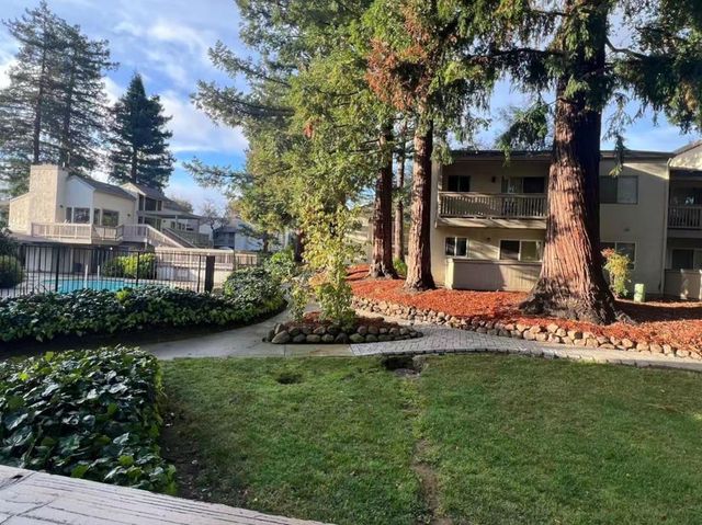 19124 Vineyard Lane, Saratoga, CA 95070