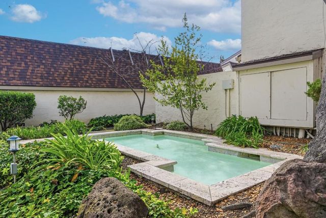 19124 Vineyard Lane, Saratoga, CA 95070