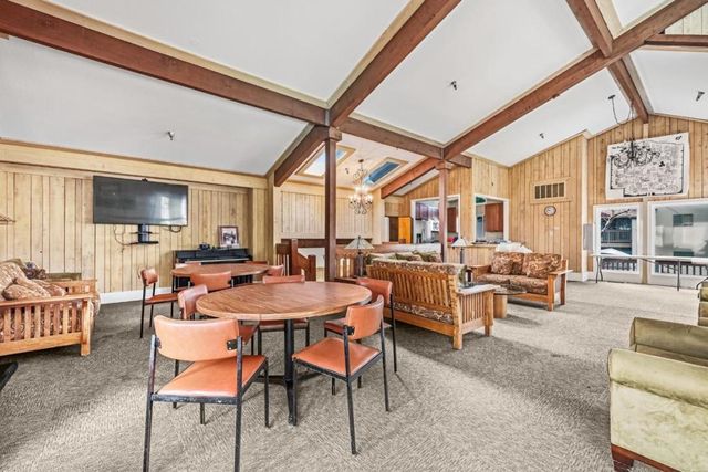 19124 Vineyard Lane, Saratoga, CA 95070